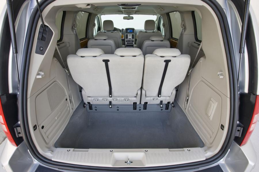  Chrysler Grand Voyager 2008 года  (фото 3 из 108)